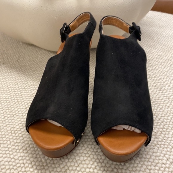 Black Sling-back Wedges size 6.5 💋 - Picture 2 of 6